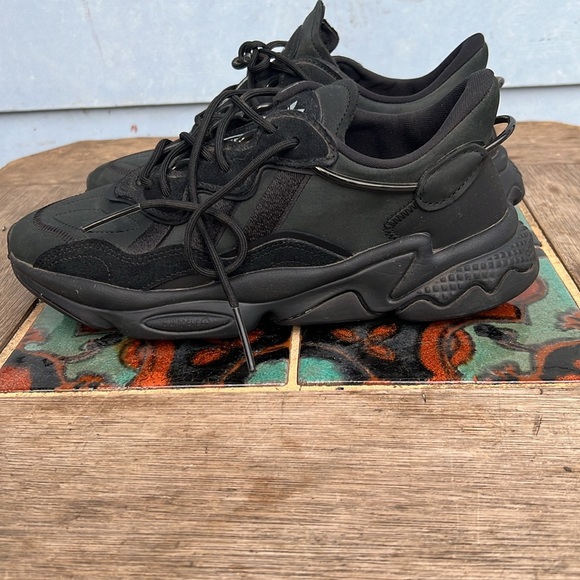 Adidas - Picture 4 of 7